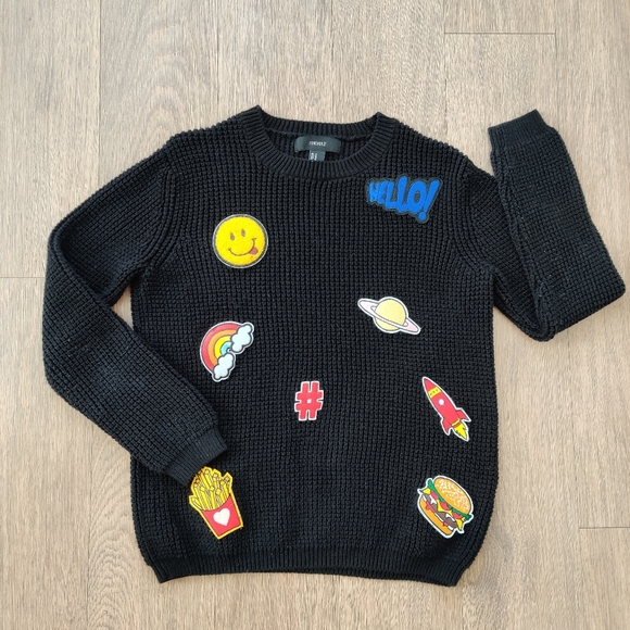 🔥4/$20 Forever 21 Black Graphic Embroidered Patch Sweater - Picture 2 of 8